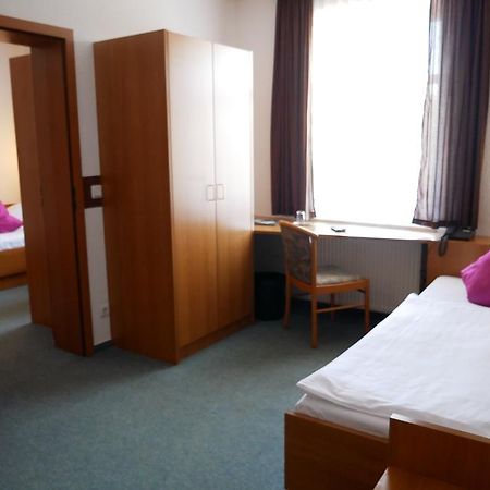 Hotel Garni Brauhof ニーダーヴィーザ エクステリア 写真