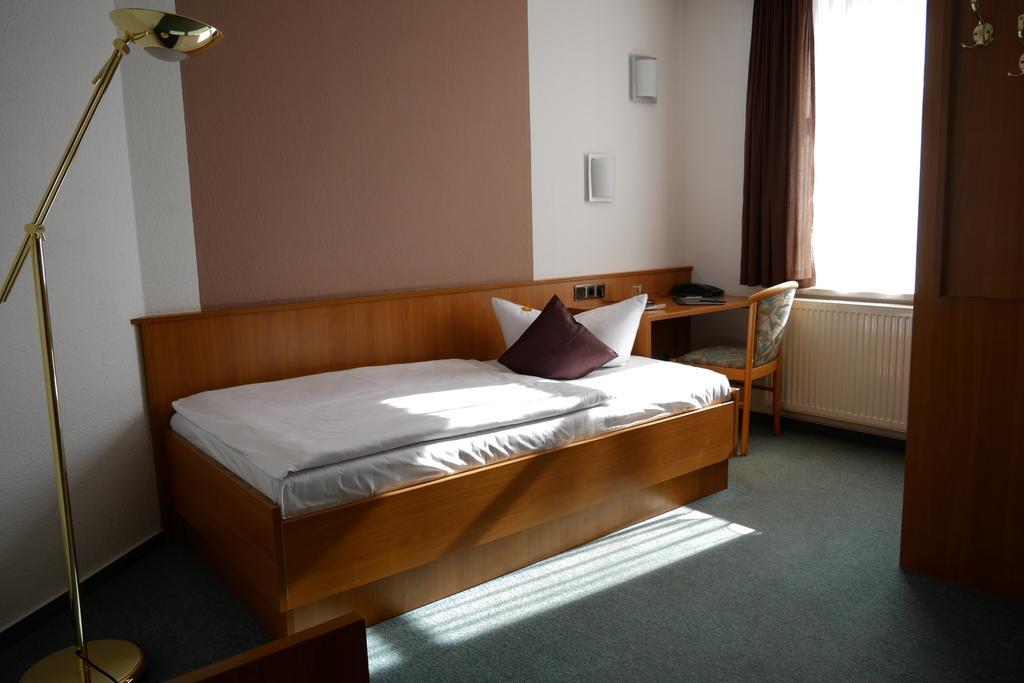 Hotel Garni Brauhof ニーダーヴィーザ エクステリア 写真