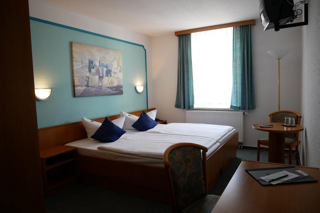 Hotel Garni Brauhof ニーダーヴィーザ エクステリア 写真